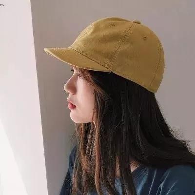 戴帽子女士生活照,生活照中的优雅瞬间